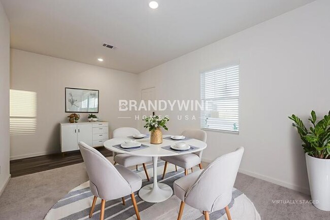 Building Photo - 8301 Sniptoe Dr