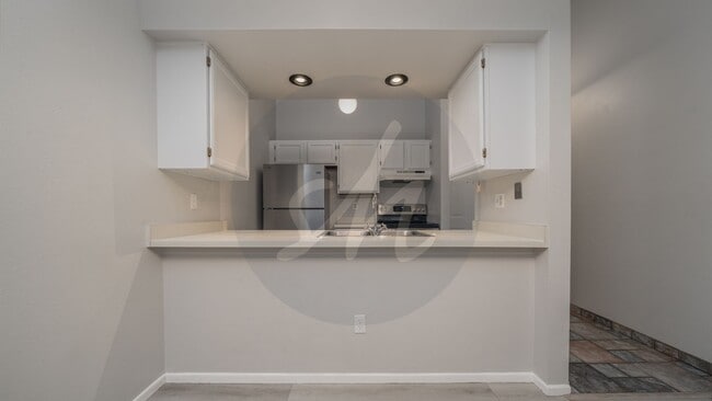 Building Photo - Westside Condo