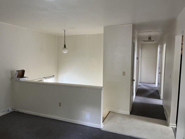Building Photo - 624 Stoddard Ave