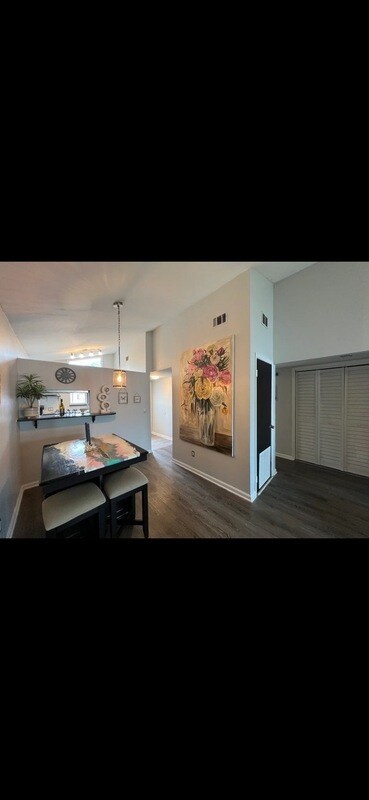 Foto del edificio - 10753 Kusaie Dr S