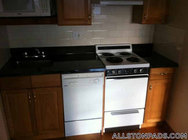 Foto del edificio - 1110 Commonwealth Ave