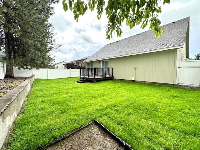 Building Photo - 803 E Silver Pine Rd