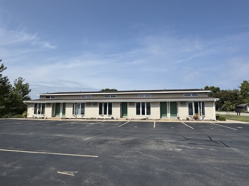 Building Photo - 2400 Canter Ln