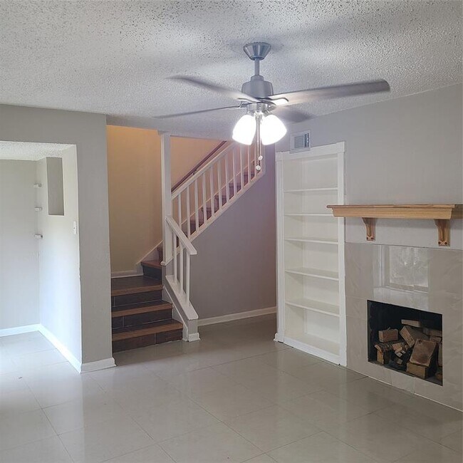 Foto del edificio - 13001 Nyack Dr