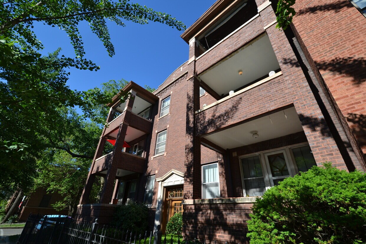Foto principal - 3765 N Lakewood Ave