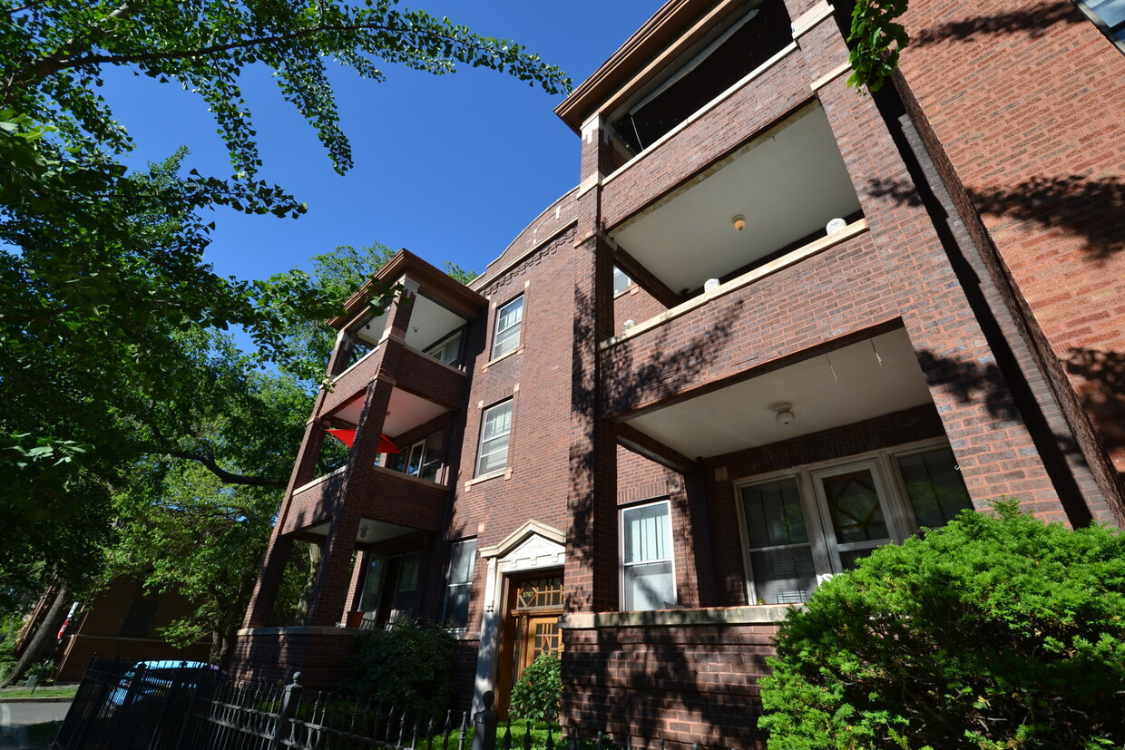 Primary Photo - 3765 N Lakewood Ave