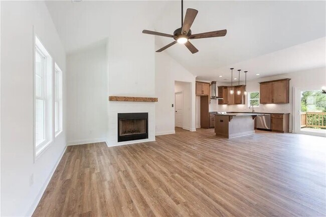 Foto del edificio - 135 Autumn Ridge