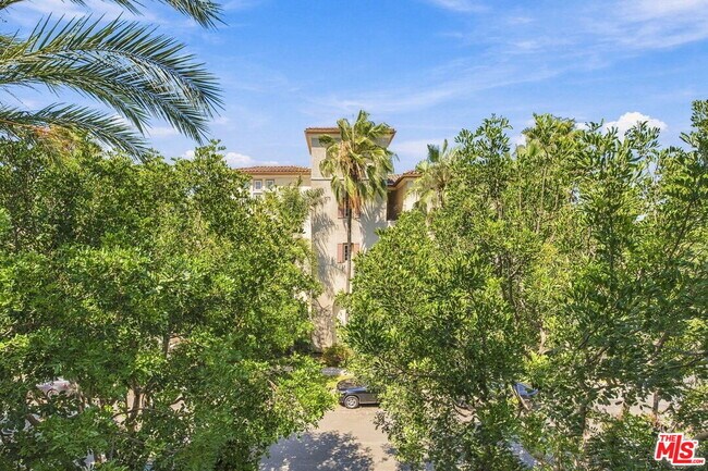 Foto del edificio - 12963 W Runway Rd