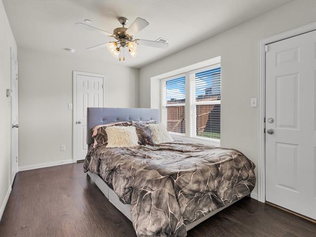 Building Photo - 2700 Club Ridge Dr