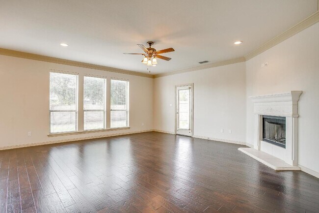 Building Photo - Charming 3-Bed Home with Modern Upgrades on Spyglass Drive, Willow Park!