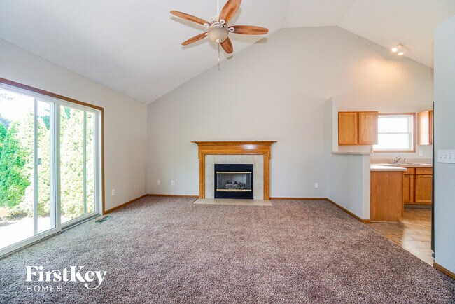 Building Photo - 552 Thistleview Dr