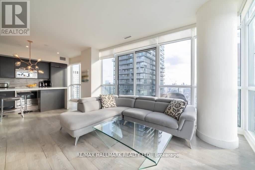 Primary Photo - 30-PH30 Roehampton Ave