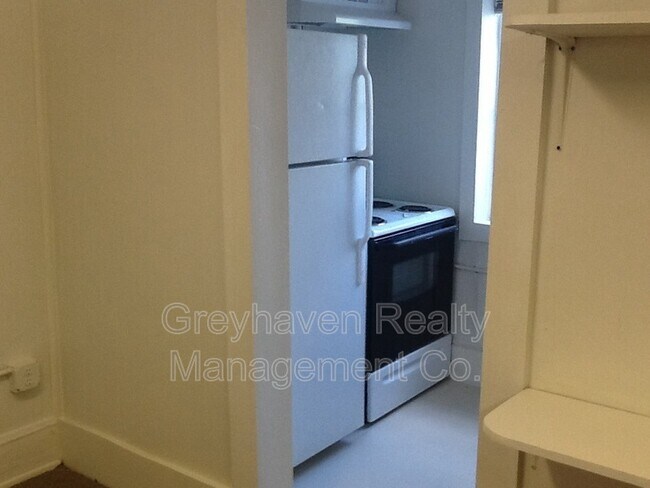 Foto del edificio - 324 E 8th St