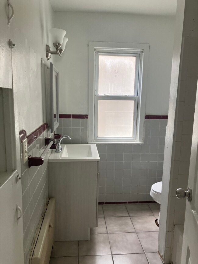 Foto del edificio - 23850 Dormont Ave