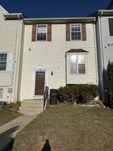 Building Photo - 1027 Pirates Ct