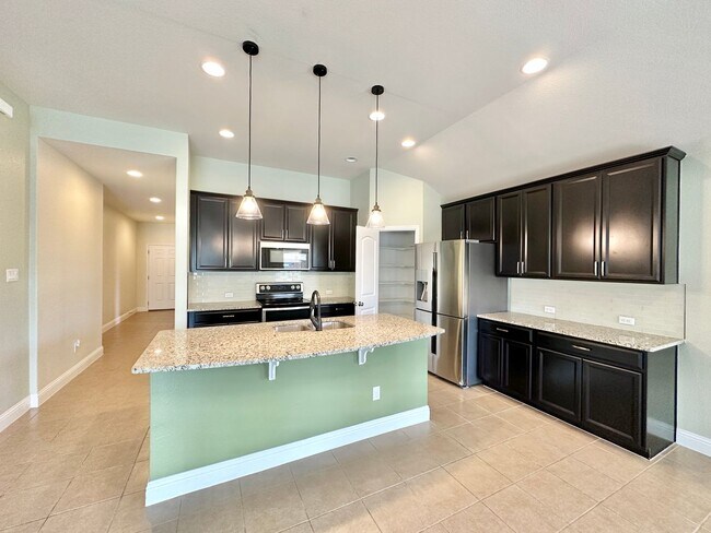 Building Photo - Viewable Now!