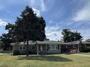 Building Photo - 1604 Woodluck Ave