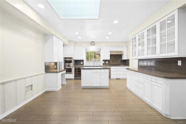 Building Photo - 4 br, 2.5 bath House - 2480 Roanoke Rd