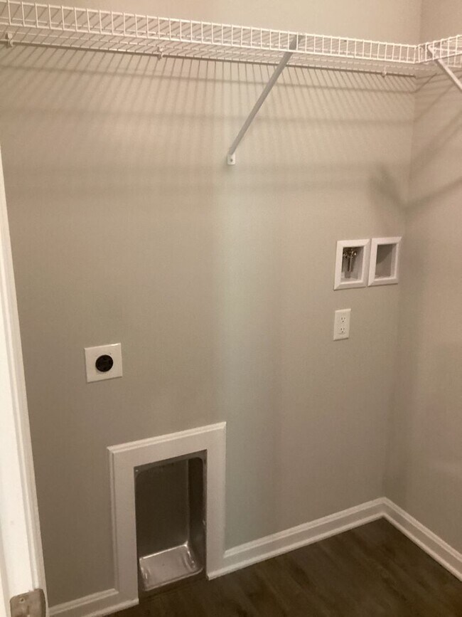 Building Photo - Coming Soon - Spacious 3 Bedroom Home Loca...