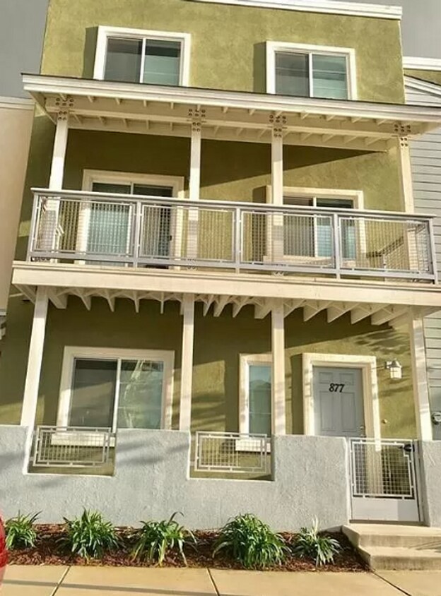 Building Photo - 877 Humbert Avenue - San Luis Obispo