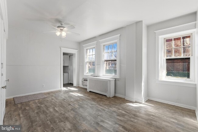 Building Photo - 4123-4100 Tyson Ave