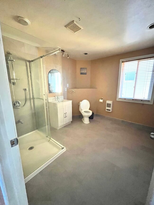 bathroom - 321 Av 81E