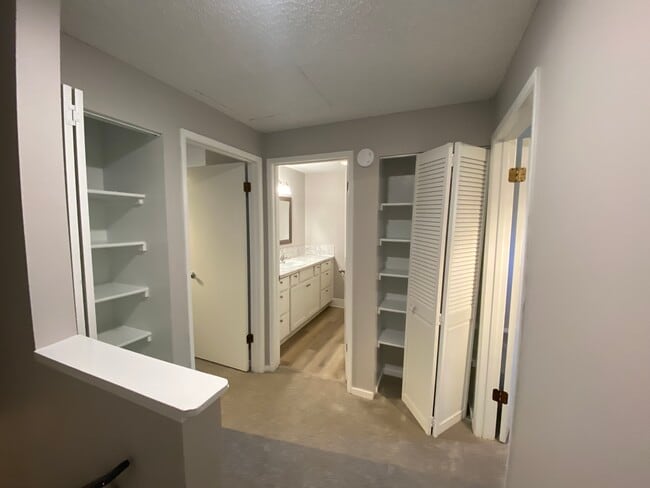 Building Photo - Fully renovated 2 bedroom, 1.5 bath apartment available with Separate Garage! Fully remodeled Kit...