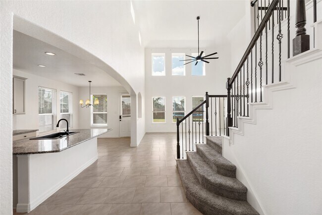 Foto del edificio - 2923 Golden Honey Ln