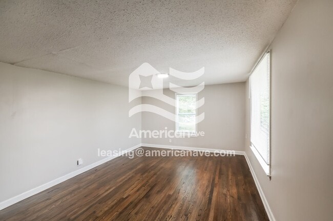 Building Photo - 2510 4th St E