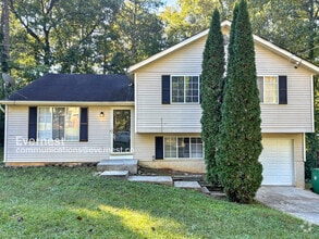 Building Photo - 493 Village Square Ct