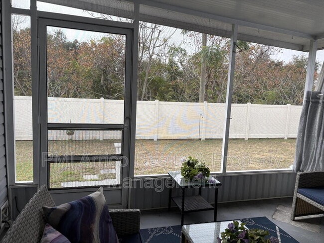 Foto del edificio - 712 Choo Choo Ln