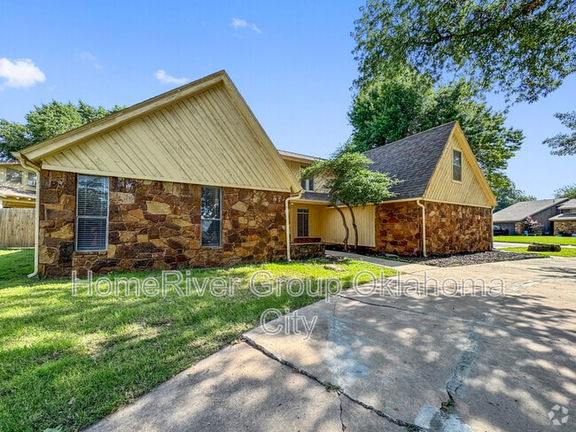 Building Photo - 1901 Norwich Cir