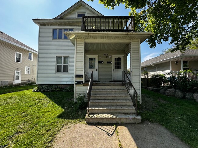 Building Photo - 828 S Maple Ave