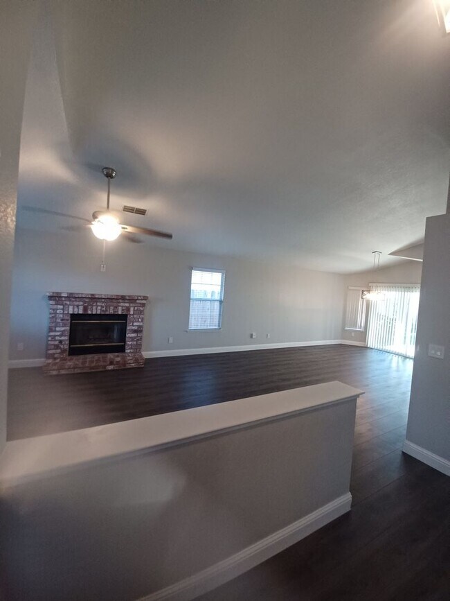 Foto del edificio - Lovley 3 Bedroom house in Yuba City