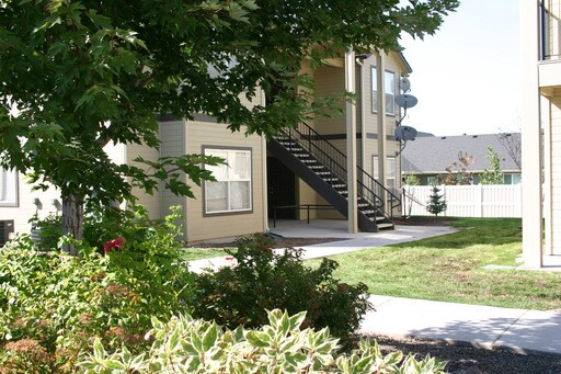 Primary Photo - 195 N Plummer Rd