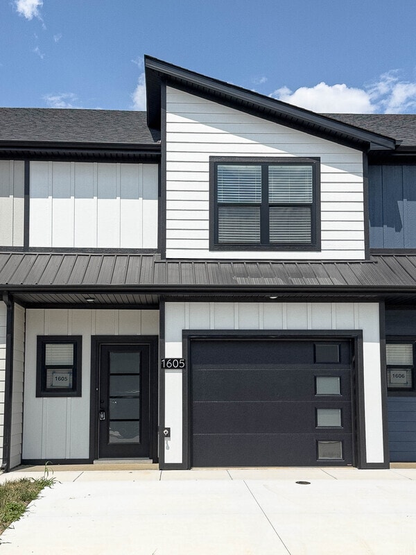 Building Photo - 1605 Jonathan Wade Cir