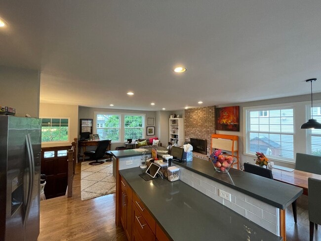 Photo - Spacious Corner-Lot Home 4 bed 3 bath – Gr...