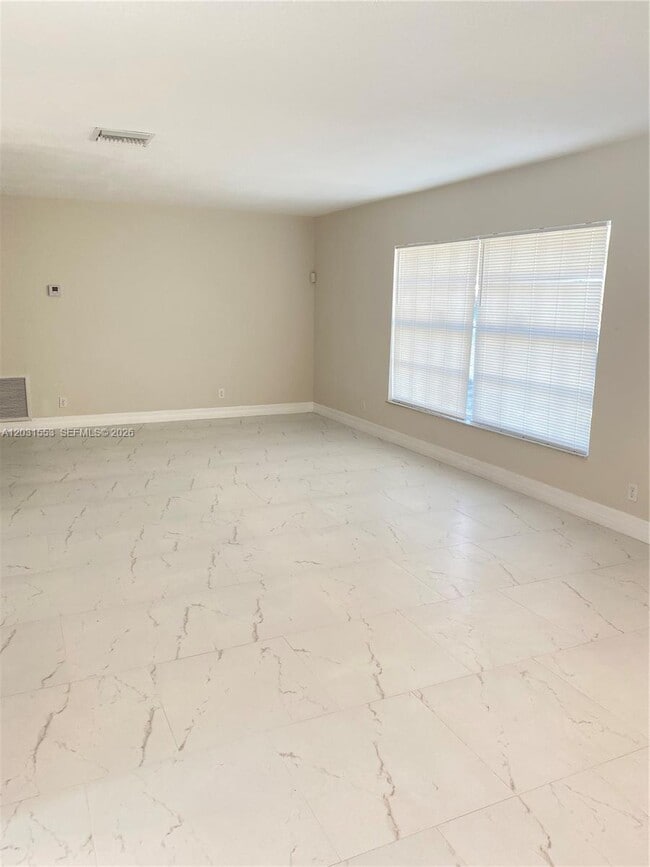 Foto del edificio - 4030 NE 2nd Terrace