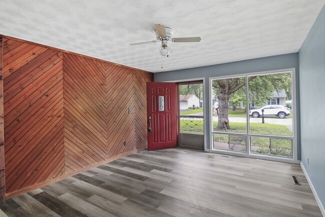 Building Photo - 1105 Westfield Dr