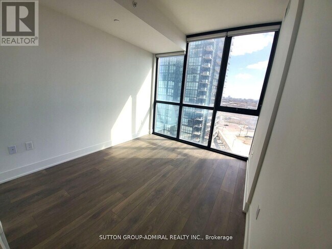 Photo du bâtiment - 2916 Hwy 7