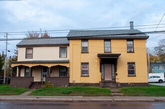 Building Photo - 49 E Spring St