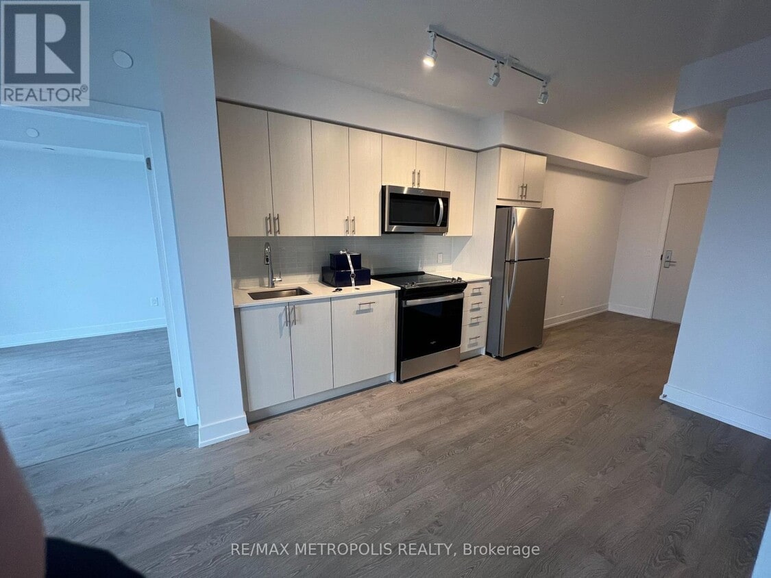 Photo principale - 2550-2550 Simcoe St N
