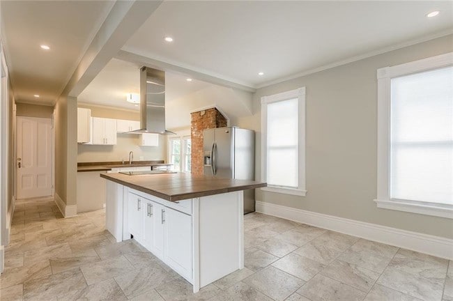 kitchen - 513 Oxford St