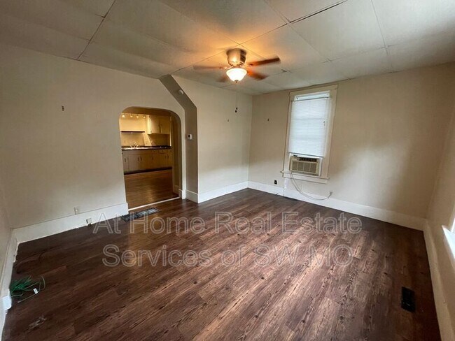 Foto del edificio - 920 W Mt Vernon St