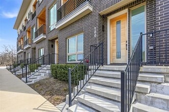 Building Photo - 2620 Valley View Ln