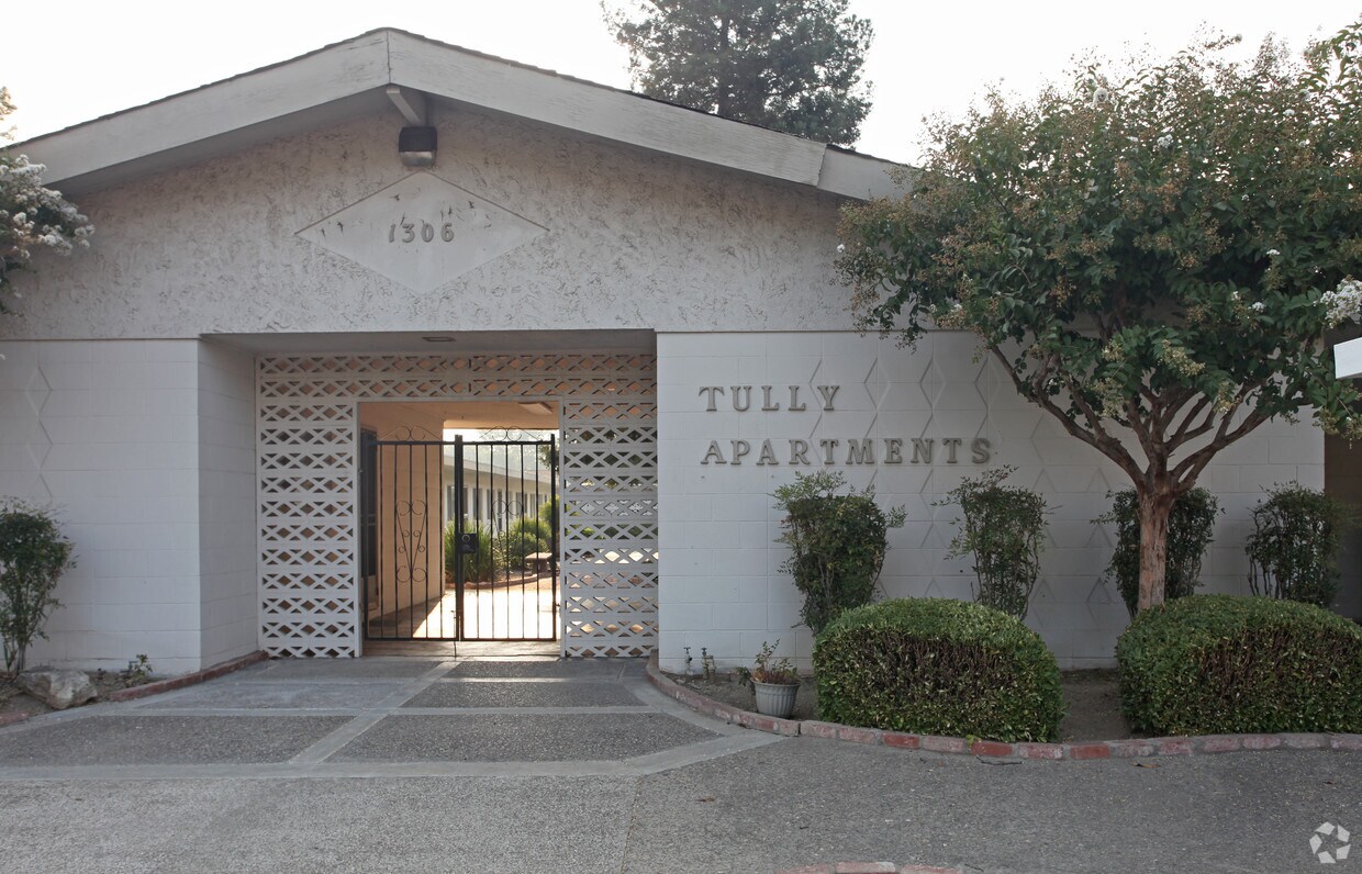 Foto del edificio - Tully Apartments