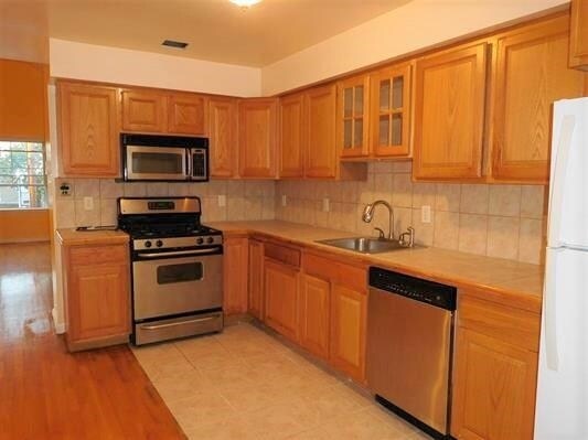 Foto del edificio - 27 Jewett Ave