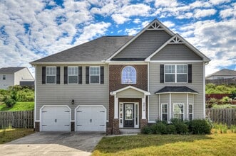Building Photo - 5014 Vine Ln