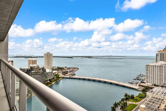 Foto del edificio - 495 Brickell Ave