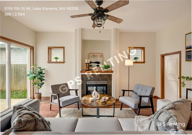 Foto del edificio - Stylish 3-Bedroom Home in Prime Lake Steve...